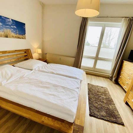 Bootshaus/ Holzdeck Apartment Rostock Bagian luar foto